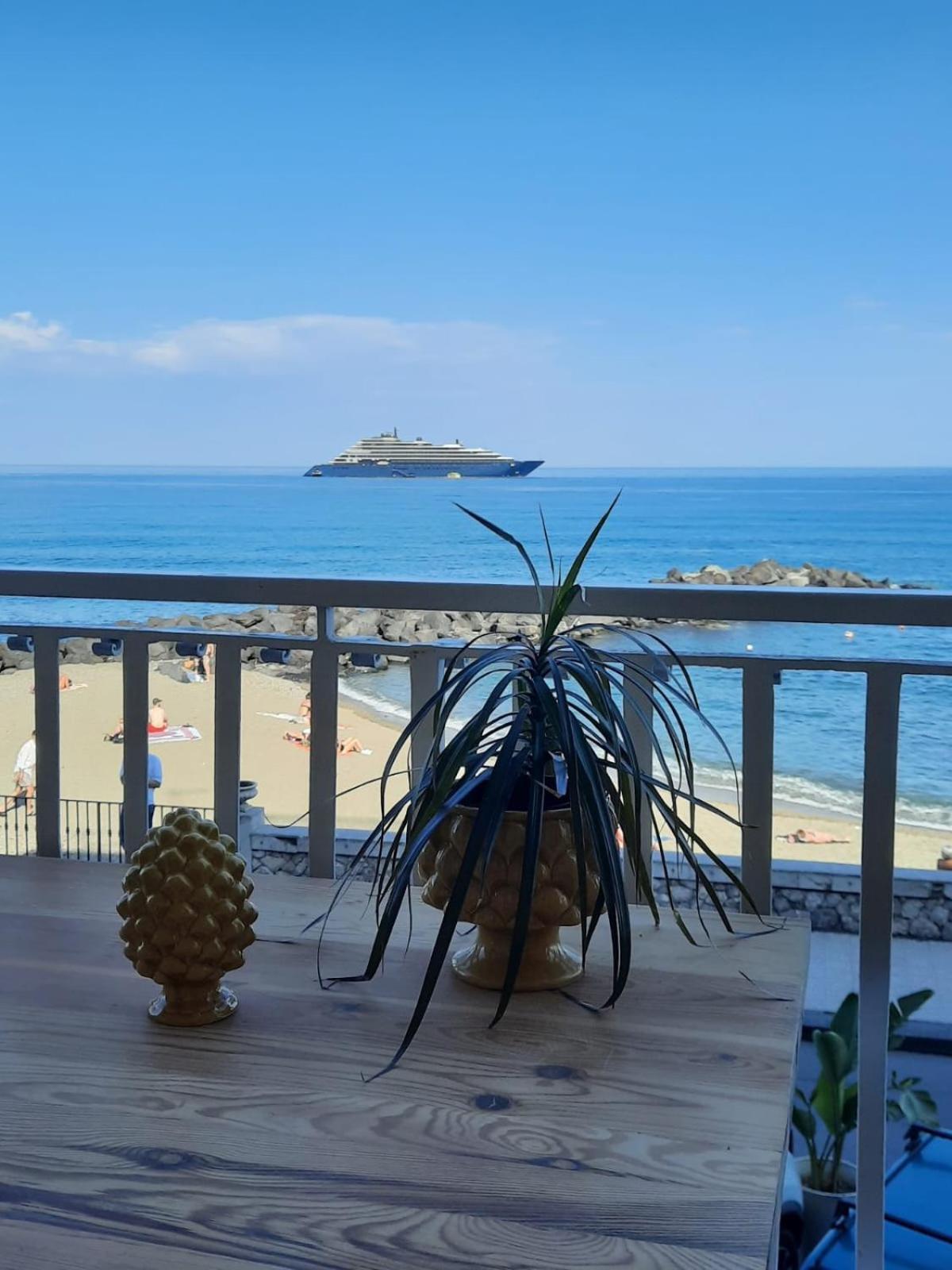 Arcadia Golden Bay Leilighet Giardini Naxos Eksteriør bilde