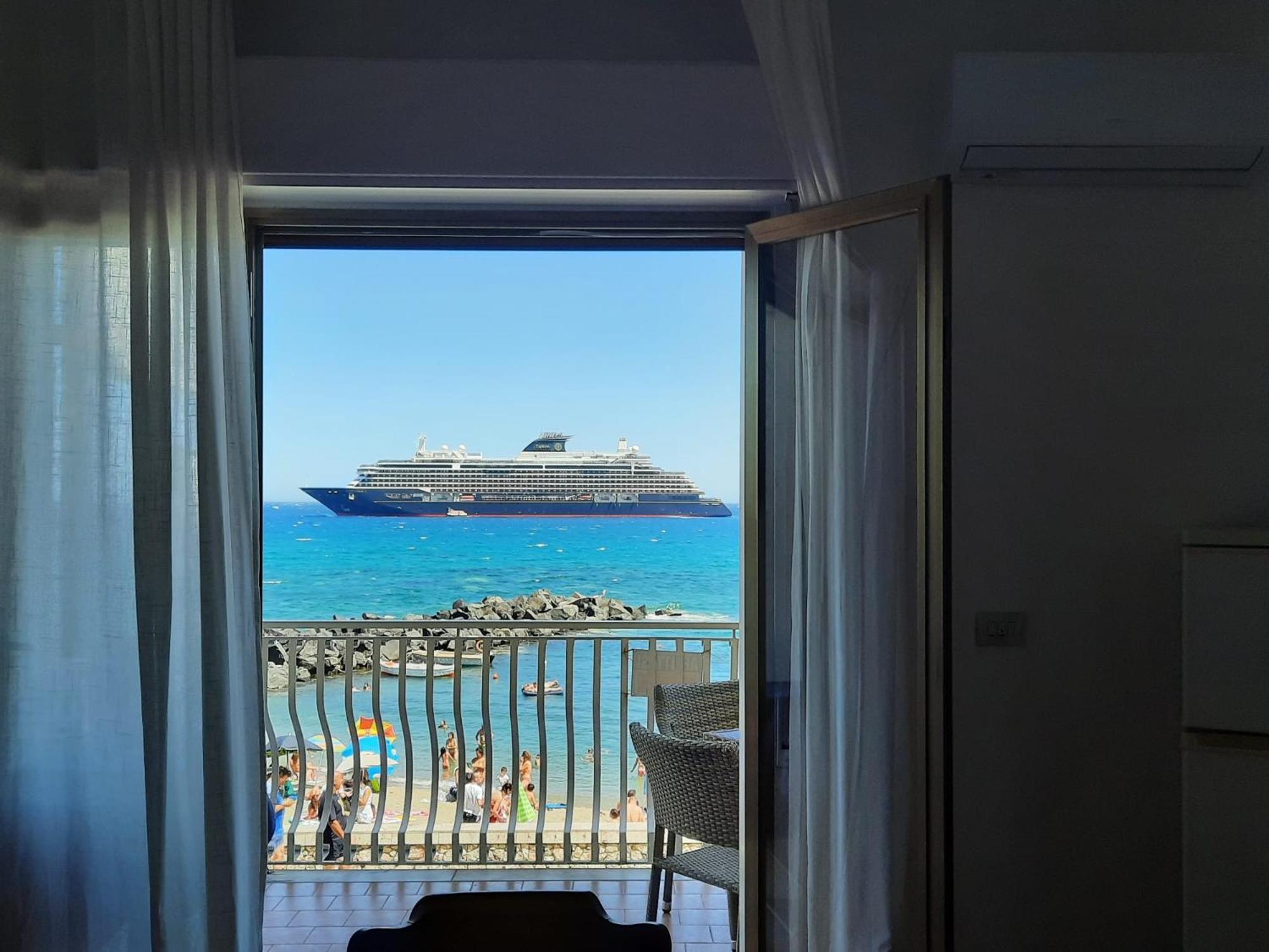 Arcadia Golden Bay Leilighet Giardini Naxos Eksteriør bilde