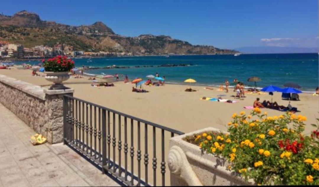Arcadia Golden Bay Leilighet Giardini Naxos Eksteriør bilde
