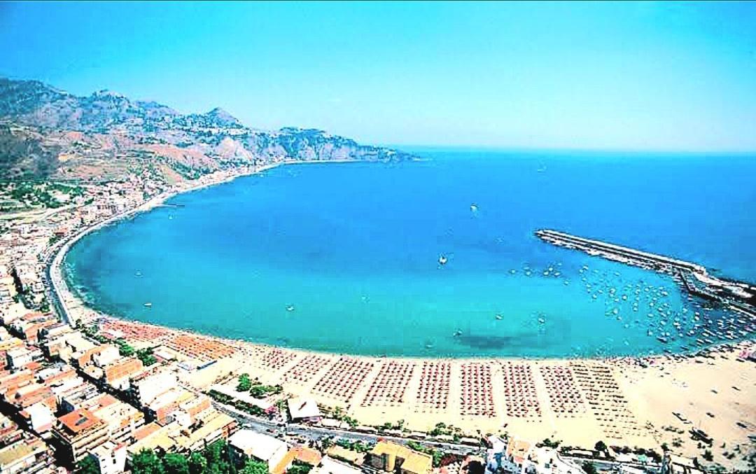 Arcadia Golden Bay Leilighet Giardini Naxos Eksteriør bilde